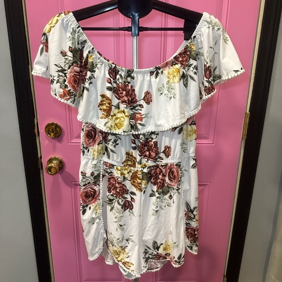 Off the shoulder Romper - Picture 3 of 4